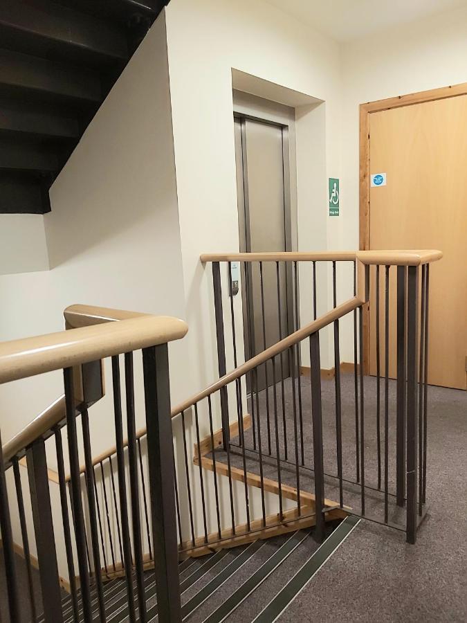 Inverness City Centre Apartment With Elevator And Google Chromecast Экстерьер фото