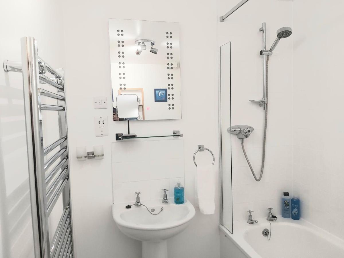 Inverness City Centre Apartment With Elevator And Google Chromecast Экстерьер фото