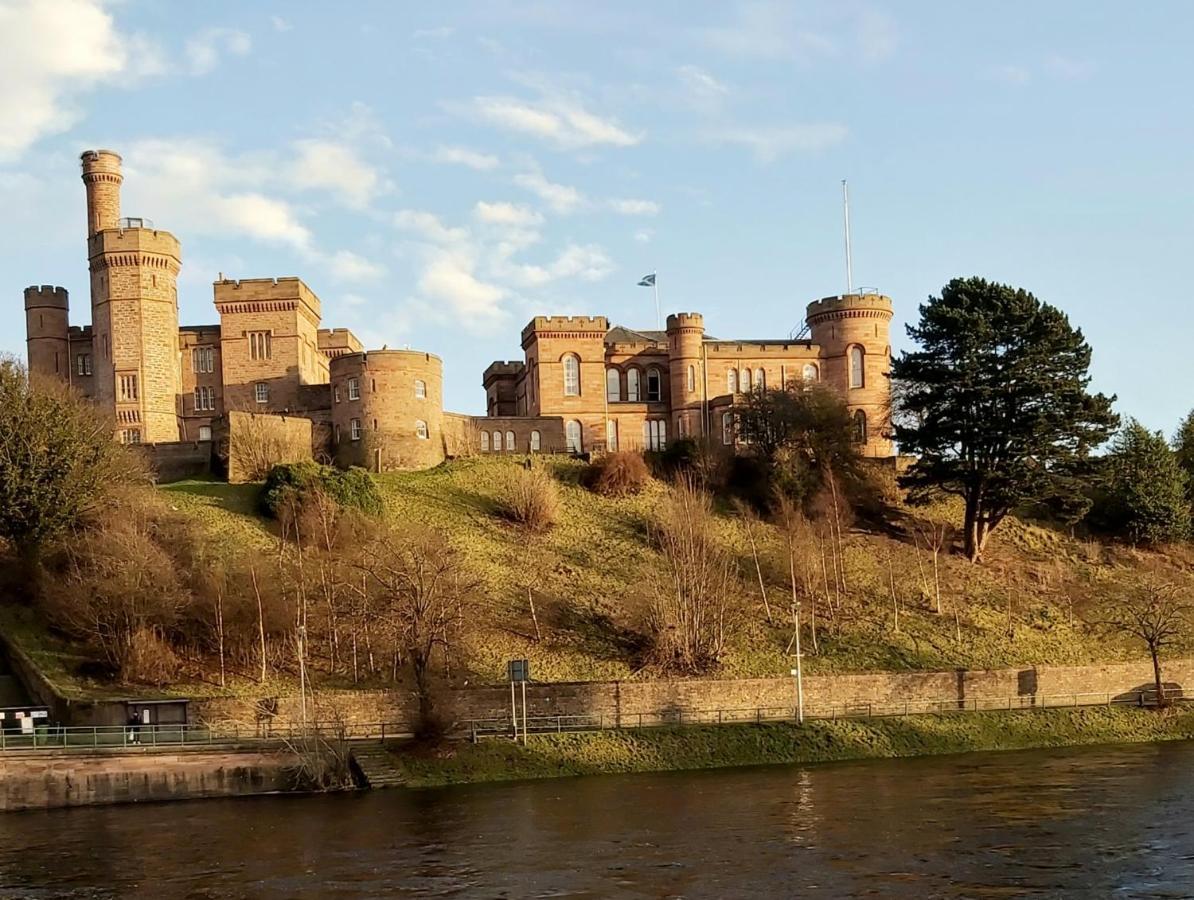 Inverness City Centre Apartment With Elevator And Google Chromecast Экстерьер фото