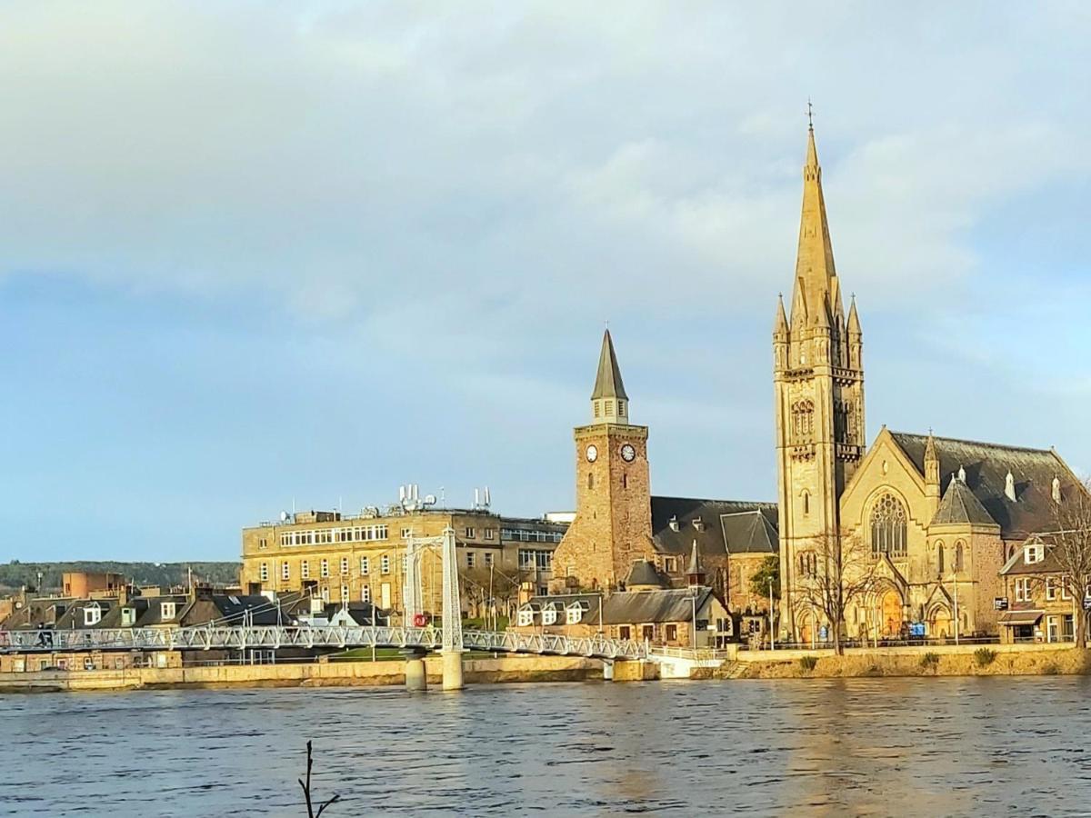 Inverness City Centre Apartment With Elevator And Google Chromecast Экстерьер фото